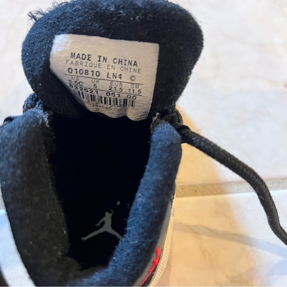 2001 Air Jordan 11 bred - Picture 6 of 6